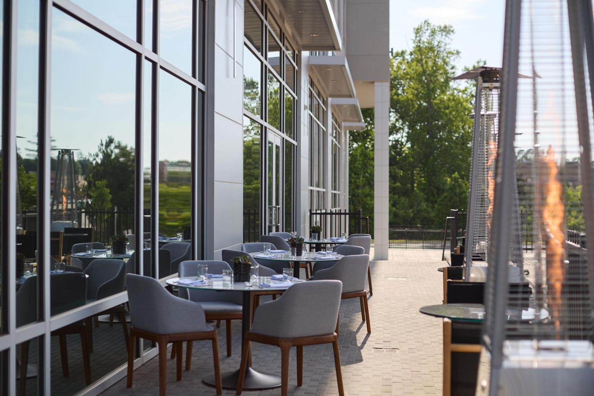 ホテル The Westin Raleigh-Durham Airport エクステリア 写真